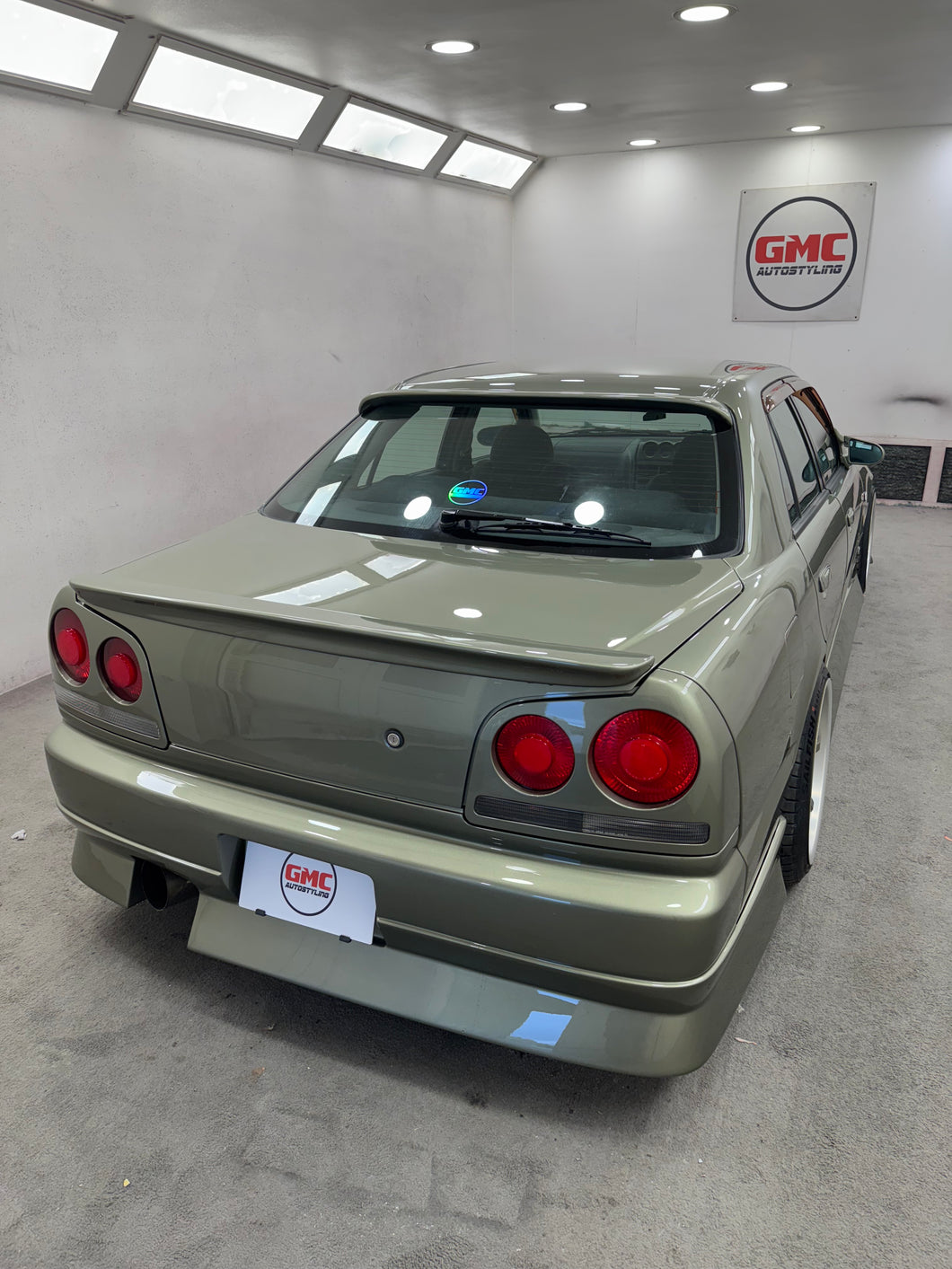 R34 Skyline spoilers